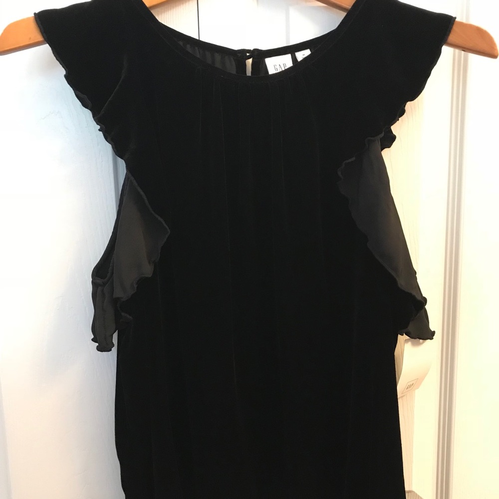 Black velvet Gap tank